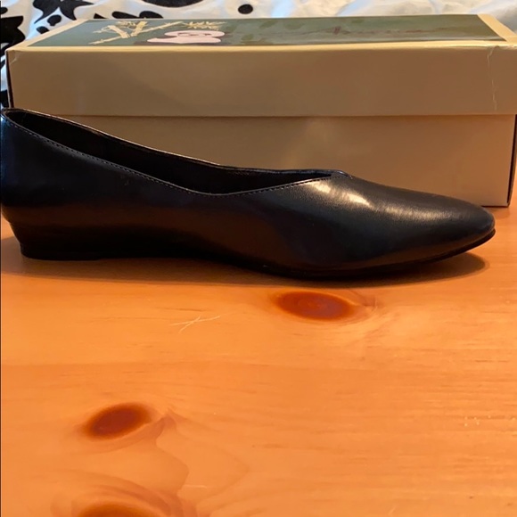 Navy Blue flats - Picture 3 of 5